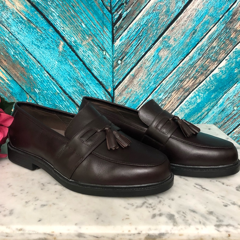 New without box Executive Walker Loafer